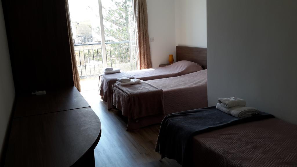 Am Apartments Слима Екстериор снимка