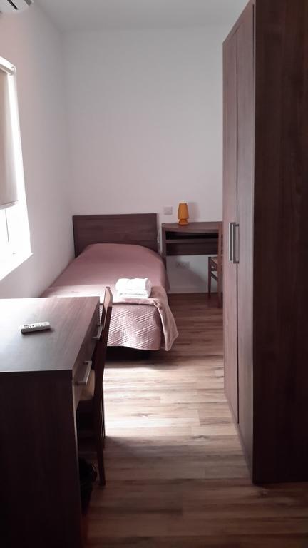 Am Apartments Слима Екстериор снимка